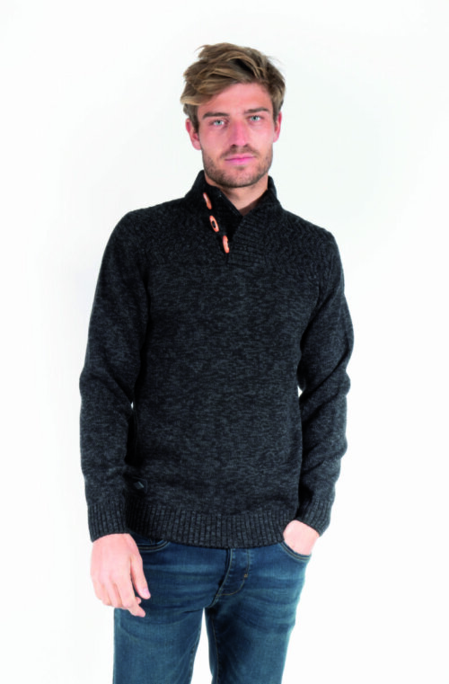 Pull homme. Pull col boutonné