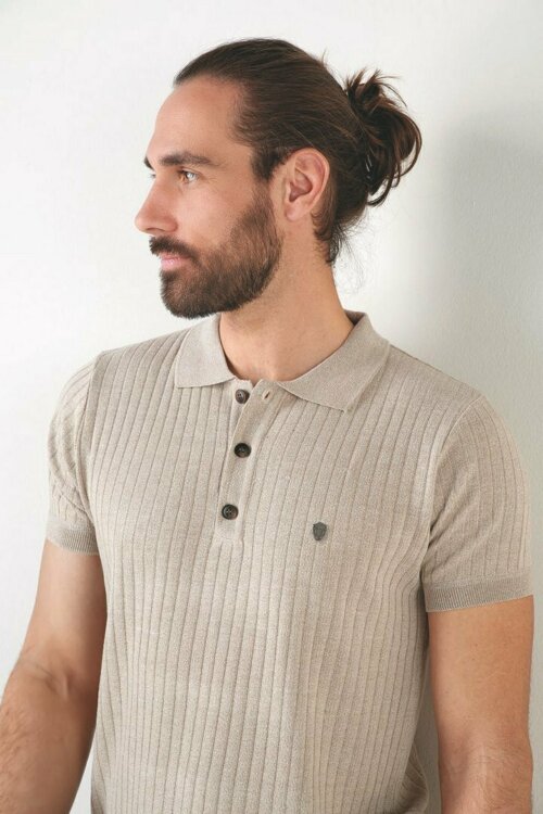 Wide ribbed knit polo shirt